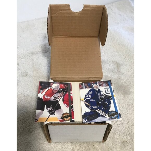 1992-93 OPC Premier Hockey Cards Box Set - NHL Star Performers & Rookies 1- 132 - Picture 1 of 3